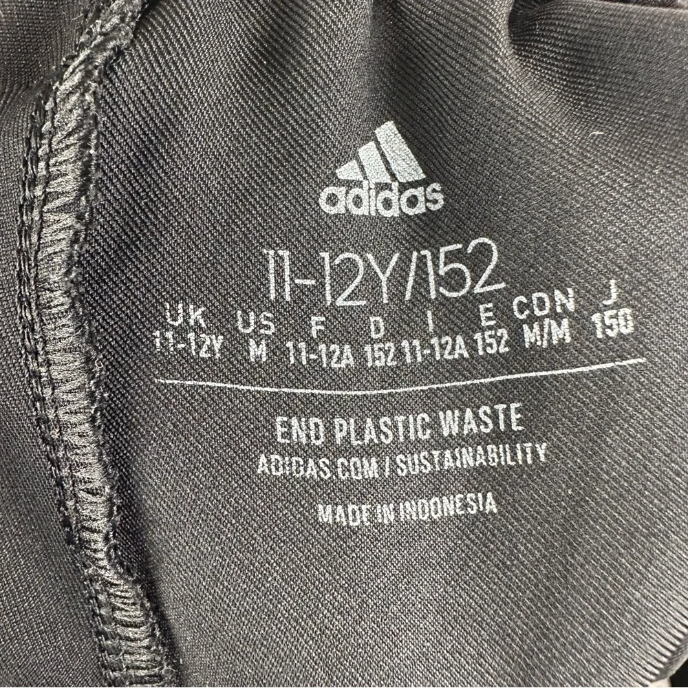 adidas pull back